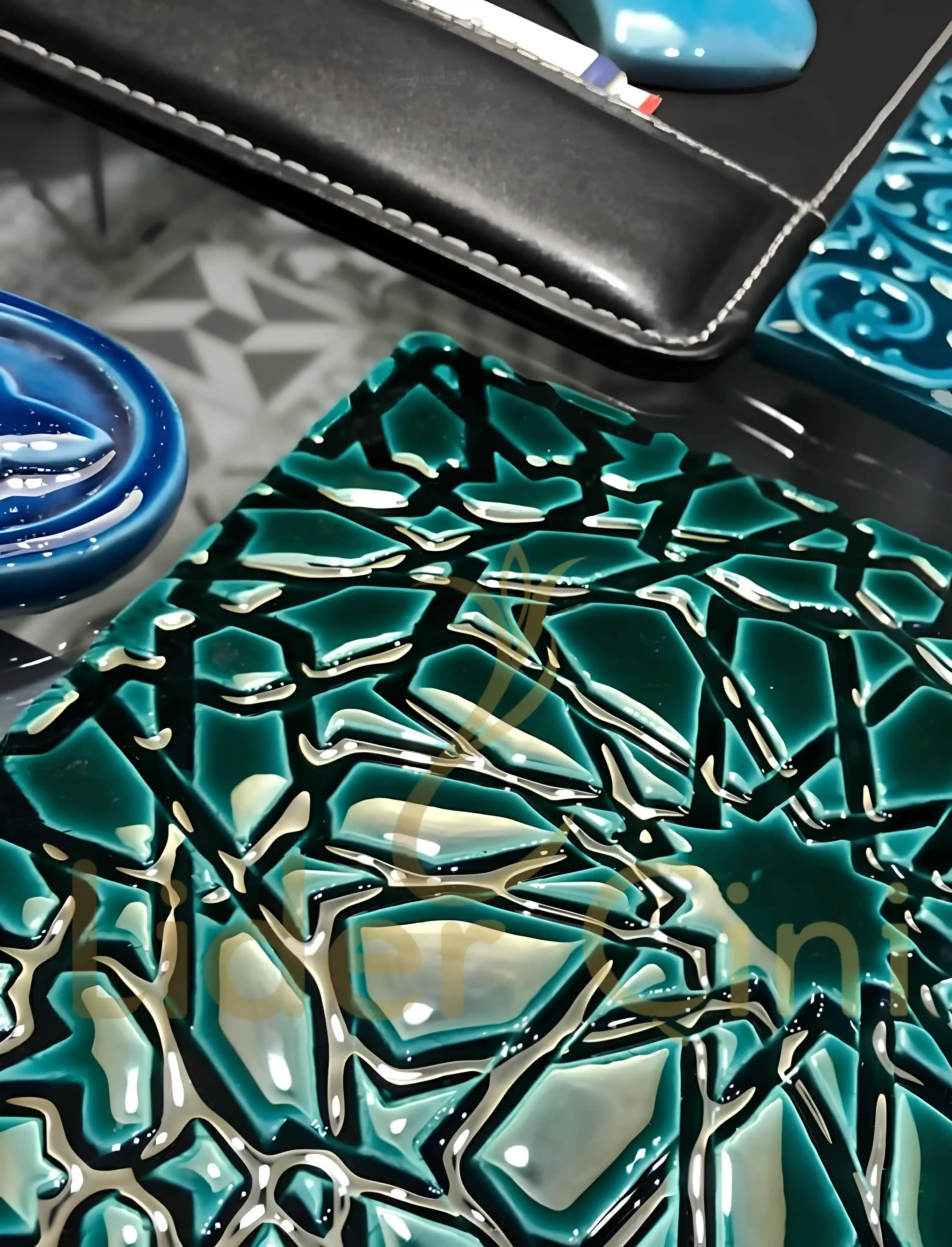 El Yapımı Seramik-47- Kabartmalı El Yapımı Seramik